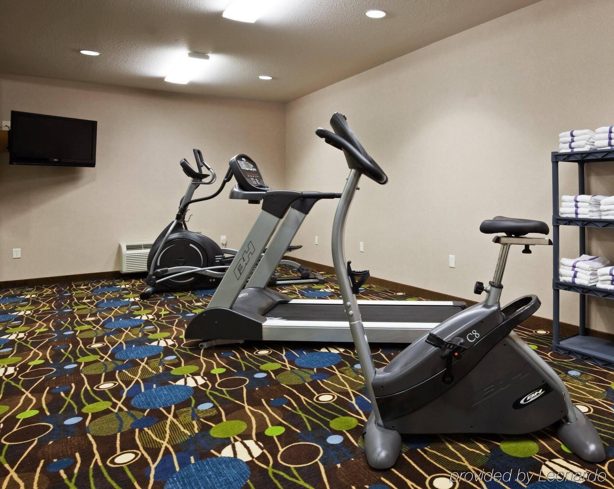 Holiday Inn Express Hotel & Suites Antigo By Ihg Exterior photo